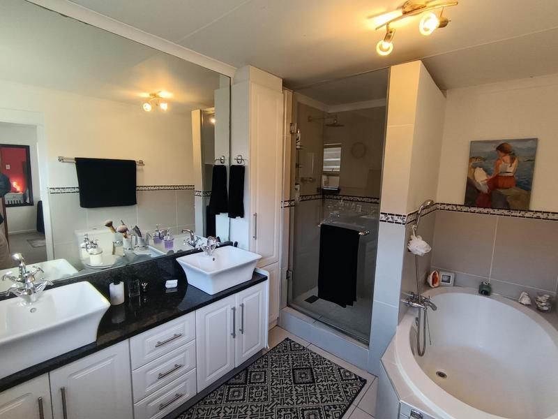 3 Bedroom Property for Sale in Hartenbos Western Cape